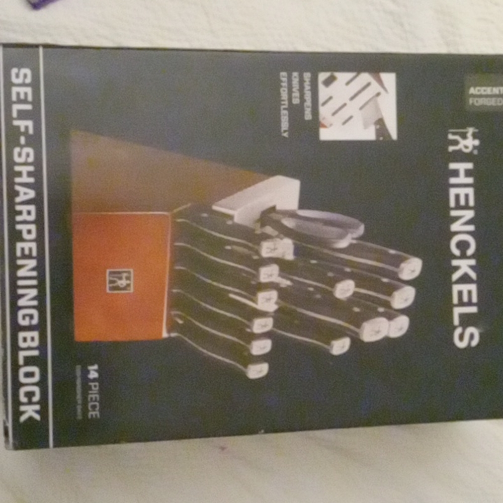 14 piece HENCKELS SELF SHARPENING KITCHEN KNIFE SET UP. WOOD N STAINLESS STEEL